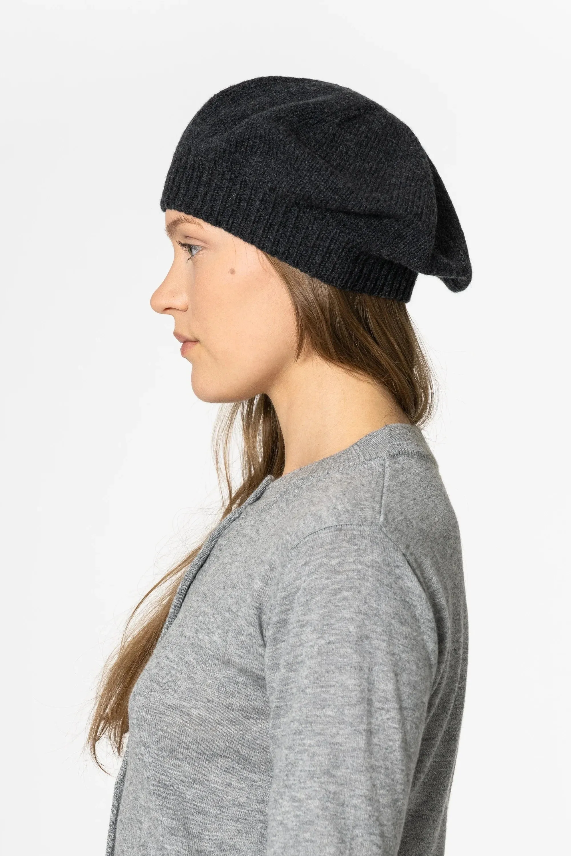 Dinadi Handknit Merino Beret Onxy Grey