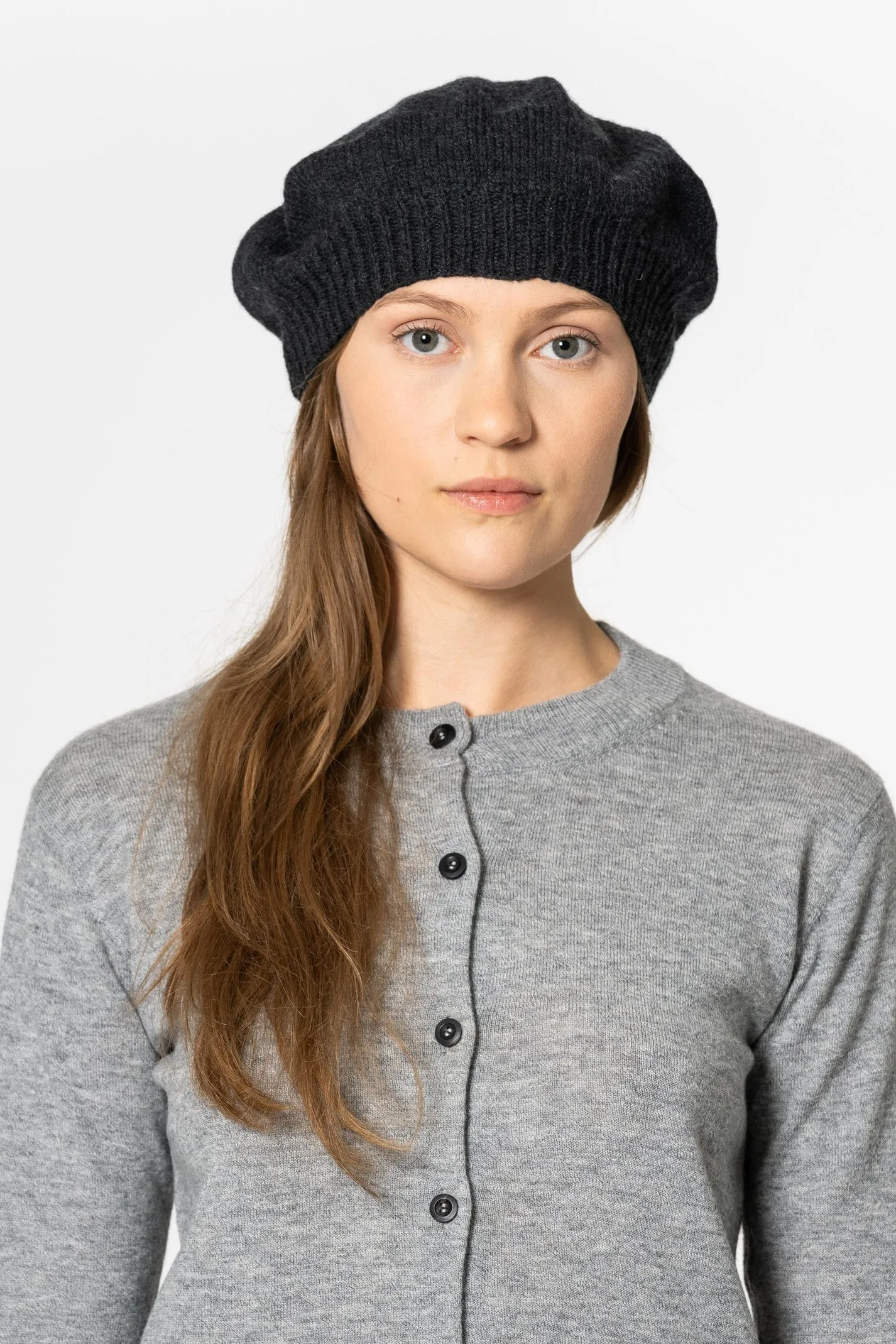 Dinadi Handknit Merino Beret Onxy Grey