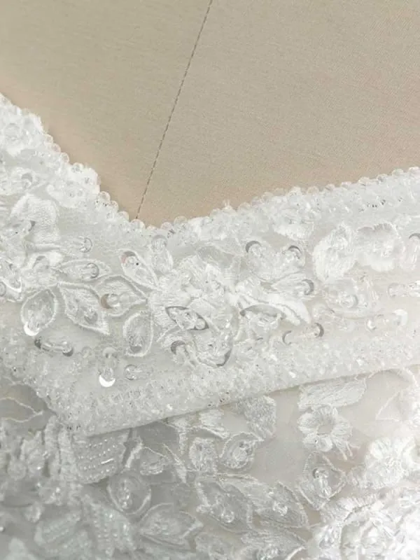 Gorgeous Off-The-Shoulder Lace Ball Gown Wedding Dresses